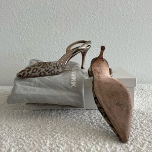 MANOLO BLAHNIK, leopard print pumps, like new